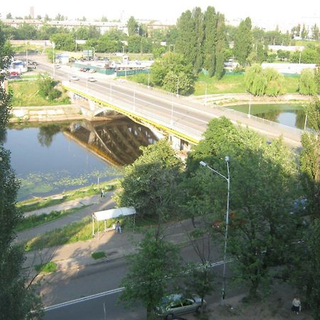 Apartment On Livoberezna Metro Station キエフ エクステリア 写真