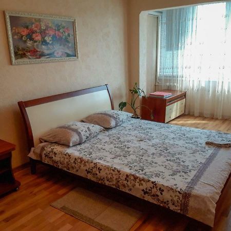 Apartment On Livoberezna Metro Station キエフ エクステリア 写真