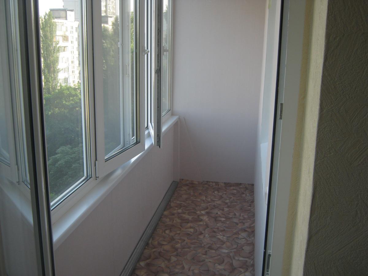 Apartment On Livoberezna Metro Station キエフ エクステリア 写真