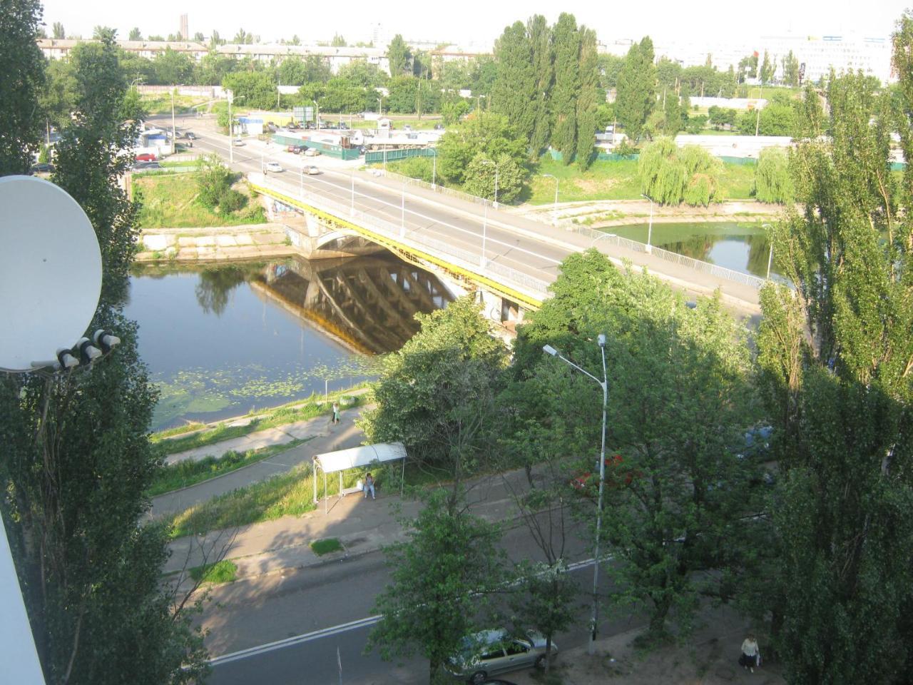Apartment On Livoberezna Metro Station キエフ エクステリア 写真