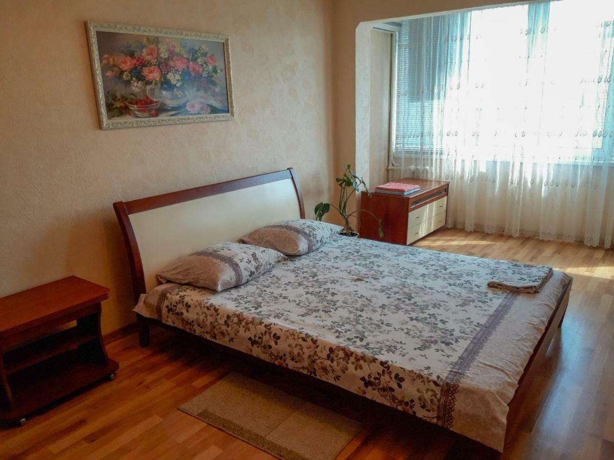 Apartment On Livoberezna Metro Station キエフ エクステリア 写真